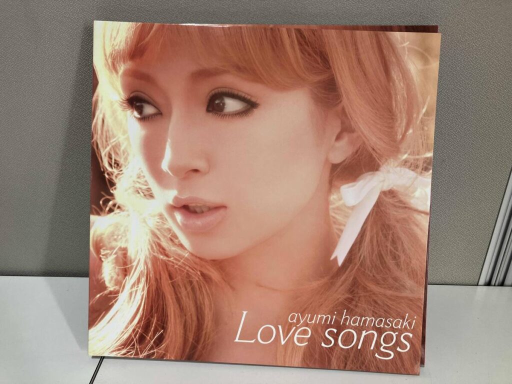 【浜崎あゆみ イーロンマスク 父親説】浜崎あゆみ Love songs アルバムジャケット写真